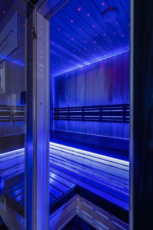 Appartamento Sky Flat Jacuzzi 27 Floor Klaipėda Esterno foto