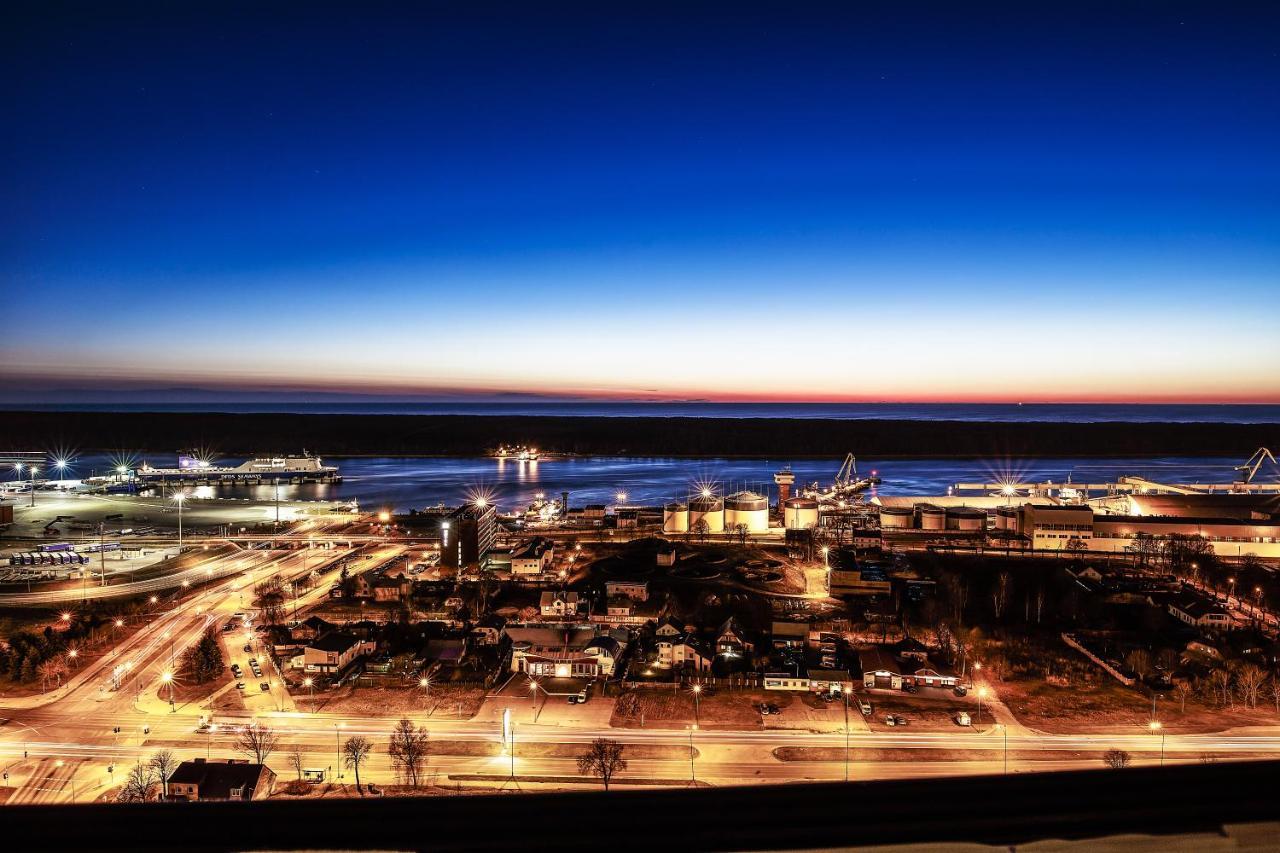 Appartamento Sky Flat Jacuzzi 27 Floor Klaipėda Esterno foto
