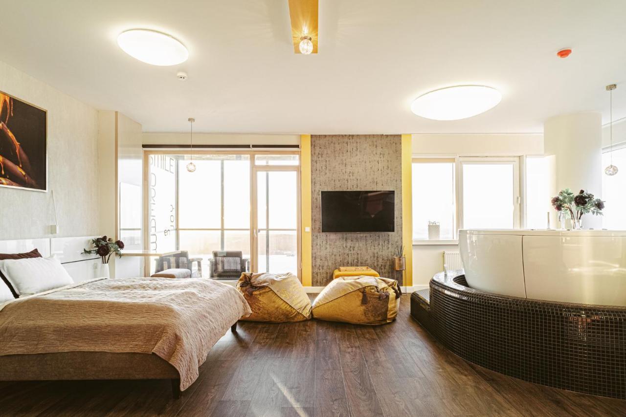 Appartamento Sky Flat Jacuzzi 27 Floor Klaipėda Esterno foto