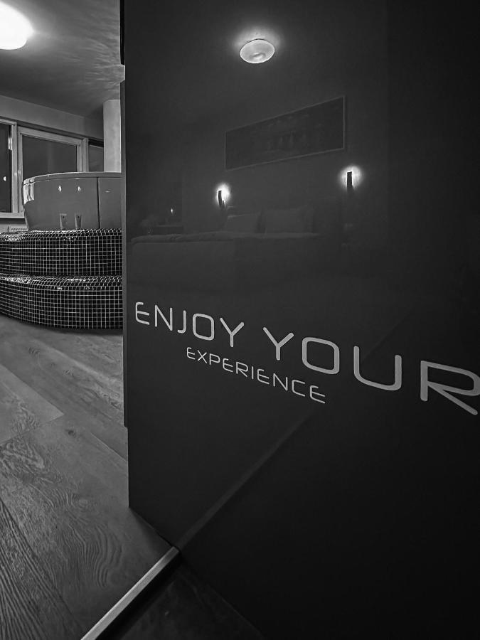 Appartamento Sky Flat Jacuzzi 27 Floor Klaipėda Esterno foto